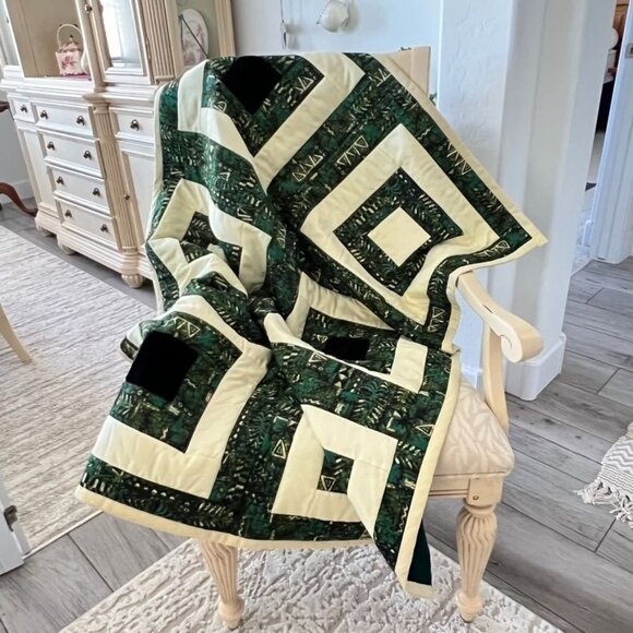 Handmade Green and White Patchwork Quilt Throw Geometric Pattern 38" x 54" - Picture 1 of 16